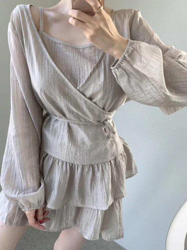 

Шикарный осенний Новое поступление, красивый женский комплект, жилет на бретелях и внешняя юбка, комплект из двух предметов с рюшами, Faionable Ele Sle