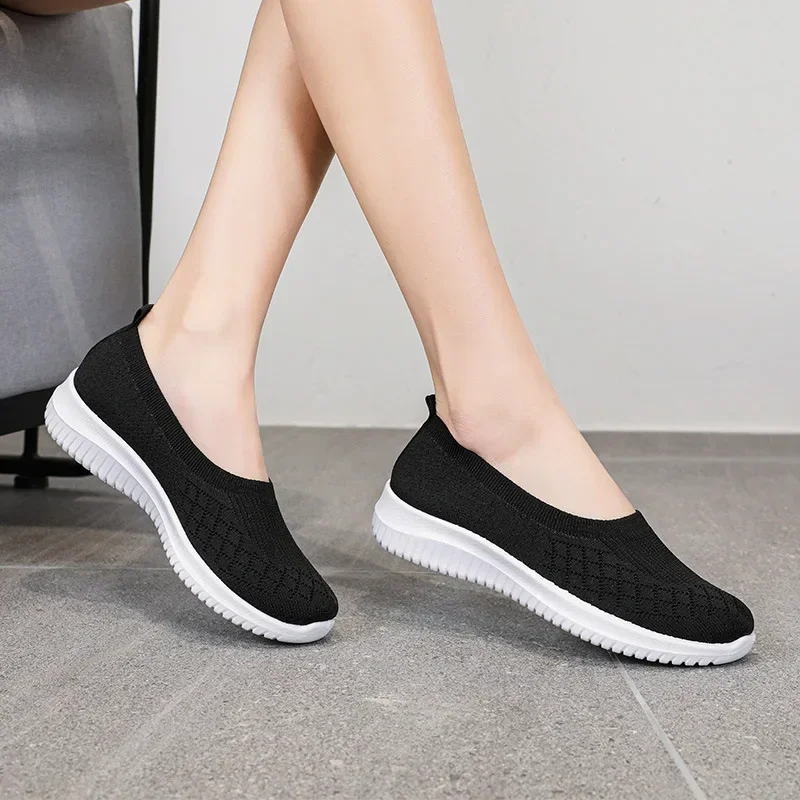 Damenschuhe 2023 Hochwertige gestrickte vulkanisierte Damenschuhe Atmungsaktive Damen-Sneaker mit flachem Absatz Slip-on-Freizeitschuhe für Damen
