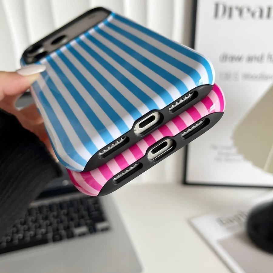 حافظة هاتف مخططة جمالية لطيفة للنساء والفتيات متوافقة مع هاتف iPhone 17 Pro المقاوم للصدمات من مادة TPU وغطاء حماية صلب للكمبيوتر الشخصي