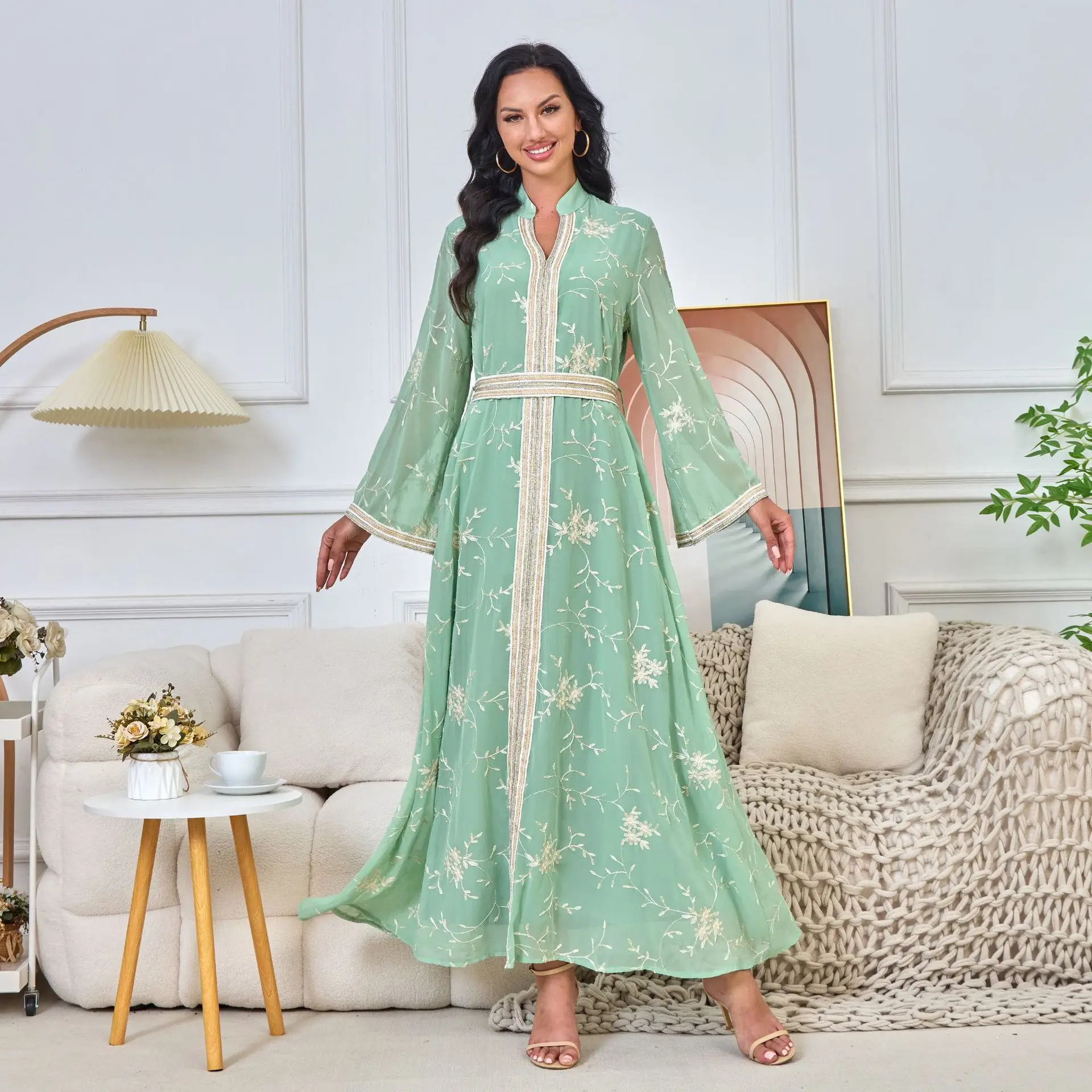 

Dubai Dress With V-neck And Embroidery, Ethnic Style Women's Robe, Slimming, Loose And Elegant Dress Dubai Luxury Islam Elegant