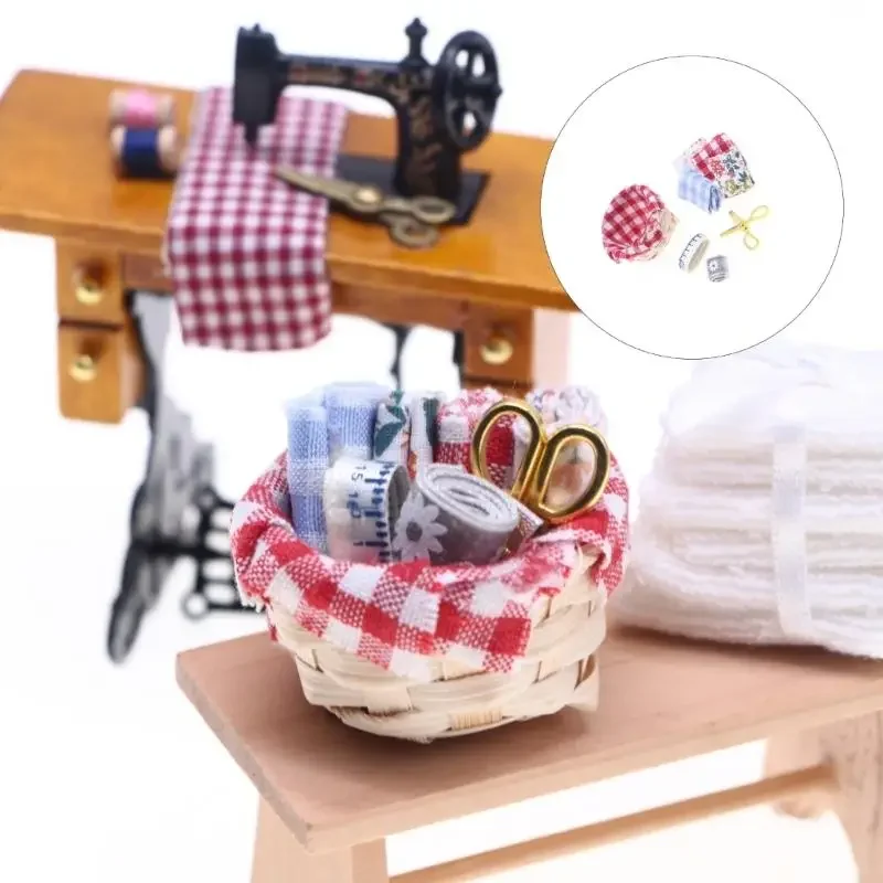 

Simulation Sewing With Knitting Accessories and Miniature Cloth Piece For Doll House Scene Arrangement Craft Project 15UB