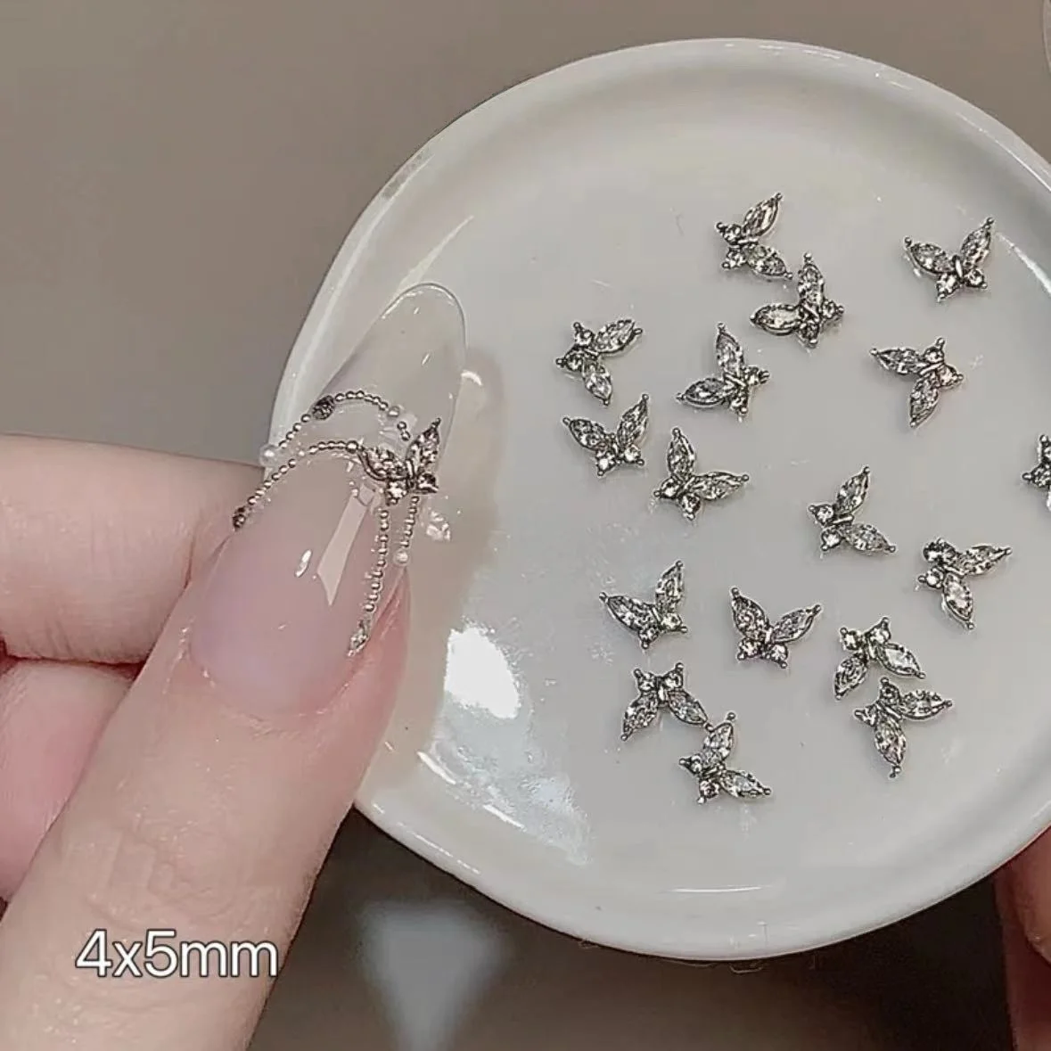 

10PCS Mini Fingertip Advanced Crystal Butterfly Nail Accessories Super Flash Crystal Alloy Nail Accessories
