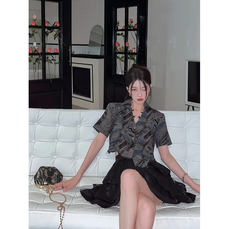 Real Shot Real Price Irregular Three-Button Chain Short Top for Women, Crop High-Waisted Short Sleeve Outerwear T-Shirt, Summer