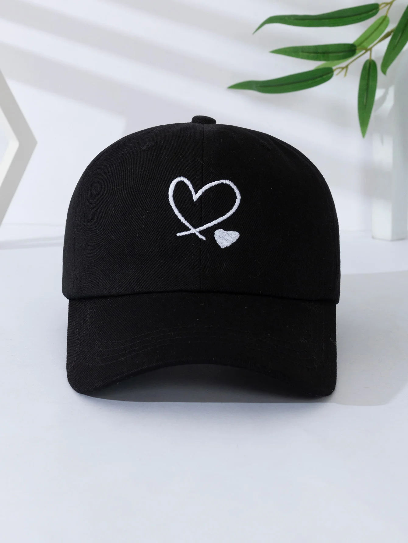 1 Valentine\'s Day Retro Baseball Hat Unisex Love Embroidered Versatile Style Low key Duck Tongue Hat High end Hat