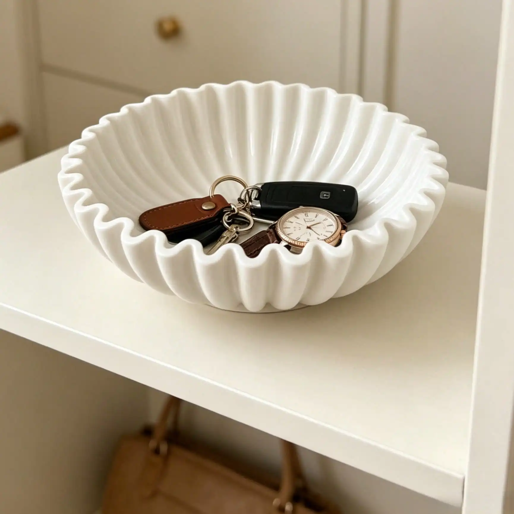 Fan-Shaped Decorative Storage Bowl, Vintage Distressed Texture Desktop Organizer for Keys, Wallets & Small Trinkets, Modern Home Decor for Entryway, Coffee Table & Kitchen Countertop