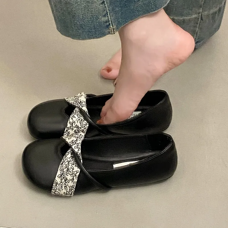 2025年秋新作 ソフトソール レディース フラットシューズ リボン飾り レトロ ラウンドトゥ スリッポン ローファー 多用途 通勤靴 女性用
