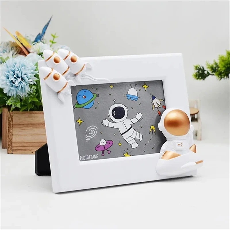 Cute Space Astronaut 7 Inch Photo Frame Cartoon Desktop Decor Photo Frame Living Room Bedroom BedsideTable Photo Frame Ornaments