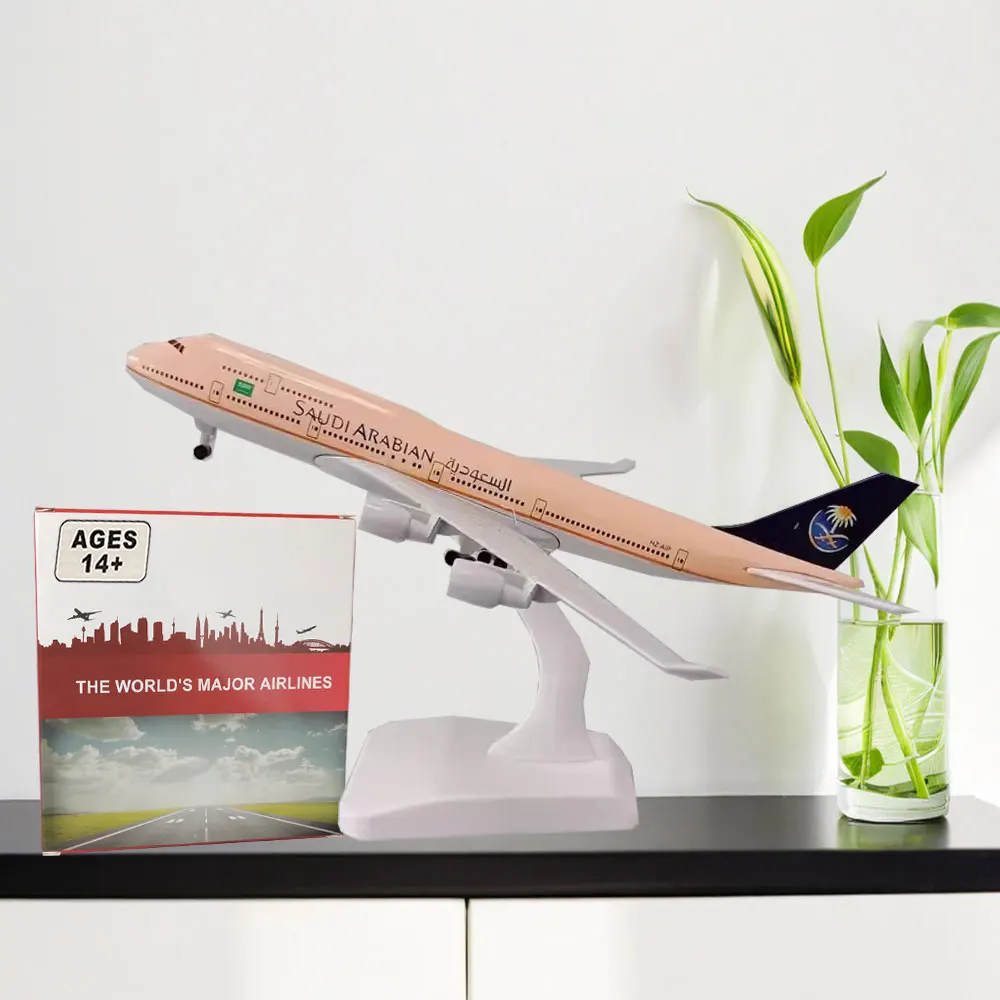 

Metal Aircraft Model 1:400 Scale 20cm Saudi Arabian Airlines B747 Alloy Airplane Replica With Stand Diecast Aviation Collectible