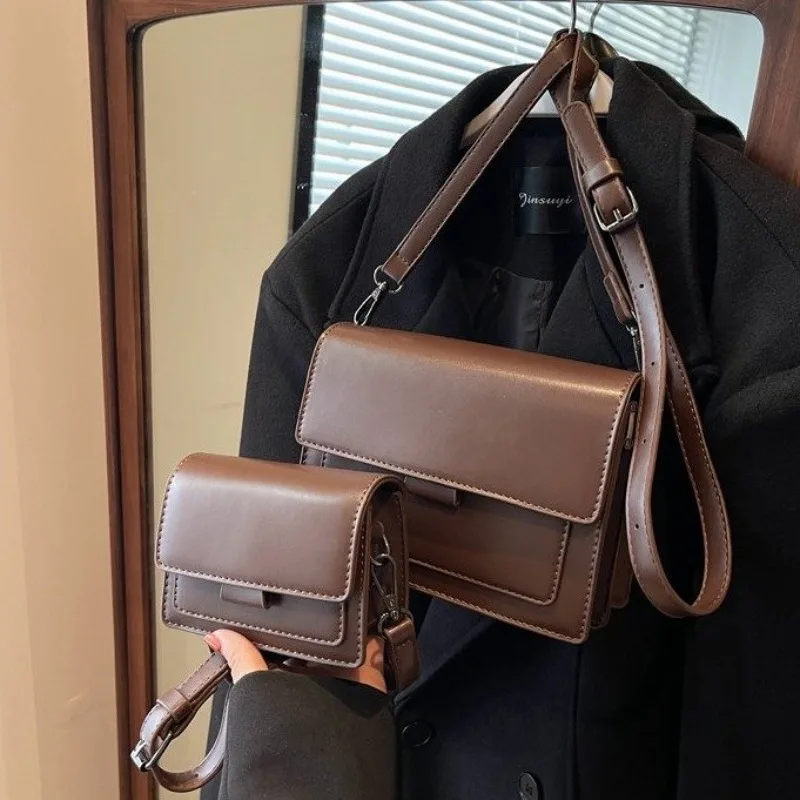 

Elegant Stylish Luxury Leather Diaper Bag For Women Minimalist Vintage Large Capacity Designer Commuter Tote Bag Classic Fashion