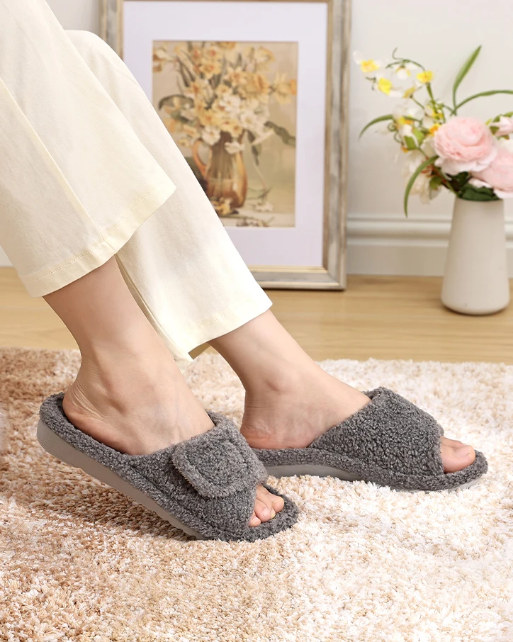 Shevalues Damen-Hausschuhe mit Fußgewölbestütze für Plantarfasziitis, rutschfeste Indoor-Slides, offene Zehenpartie, Hausschuhe mit verstellbaren Riemen – Detail 10