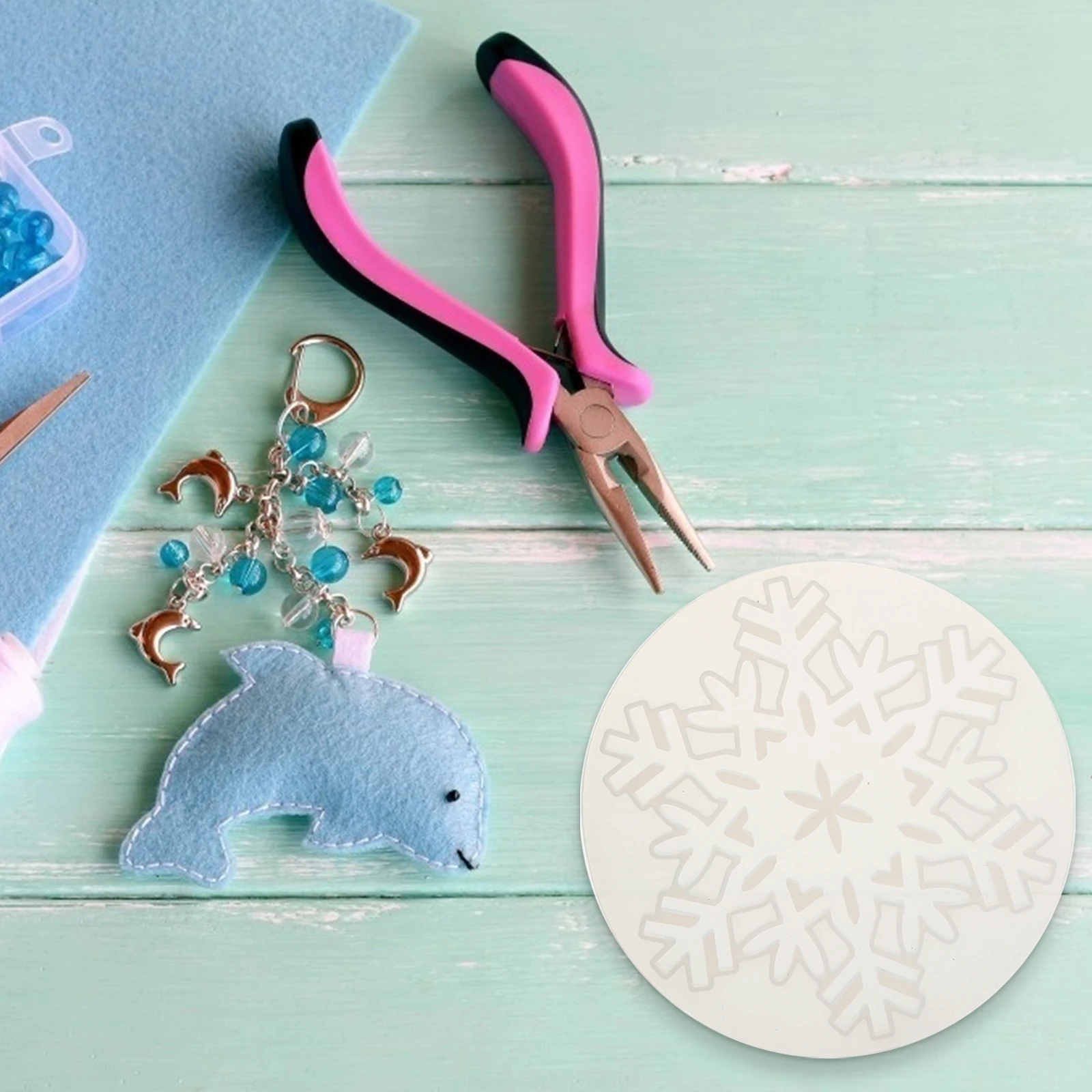 

2Pcs Silicone Mold Cup Mat DIY Epoxy Snowflake Coaster Mold Flexible Transparent Handmade Craft Tray for Christmas