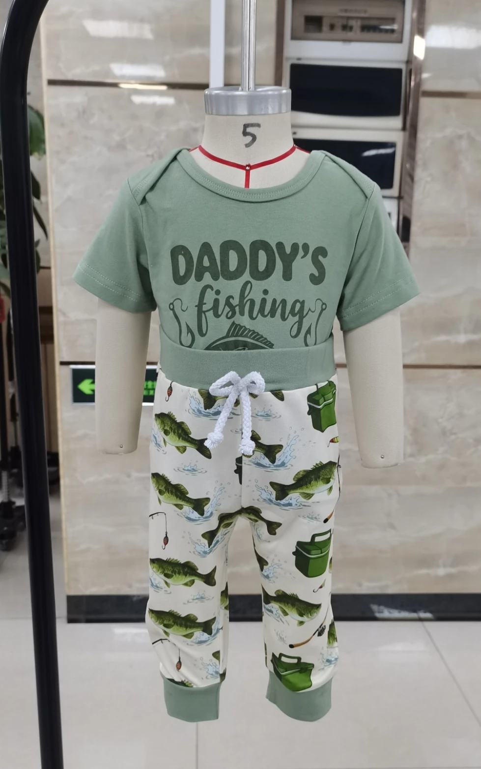 

Baby Clothing Boy Summer Outfit Fish Letter Print Short Sleeve Fashion Romper Pants and Hat Newborn Clothes Set