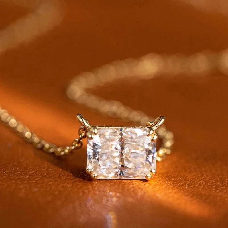 Huitan Stilvolle, minimalistische Halskette mit Anhänger und glänzendem Zirkonia, weiblicher, anmutiger Ehering, Schmuck, Modeaccessoires