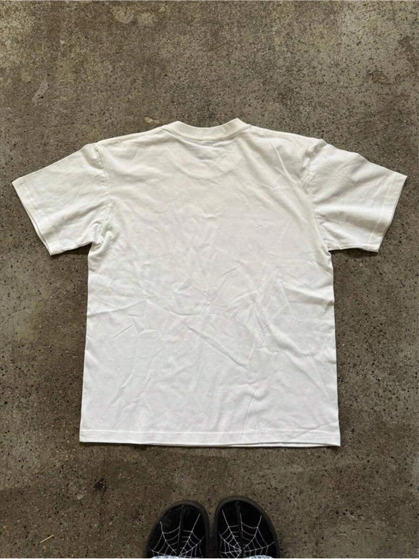 Retro 90s feminist dragon T-shirt, burned patriarchal dragon top, humorous feminist protest T-shirt pattern shirt