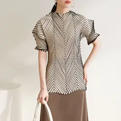 MIYAKE Wrinkle, hand pleat, gradual thinning, irregular fashion, high-end leisure, slim fitting T-shirt 1163