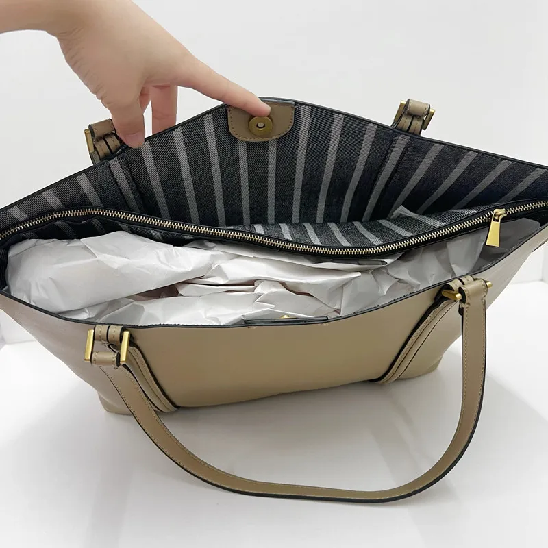 جديد حمل حقيبة المرأة تخفيف حقيبة يد كبيرة حقيبة مستندات العمل السيدات خمر وثيقة كبيرة محفظة السفر القهوة اللون الفاخرة