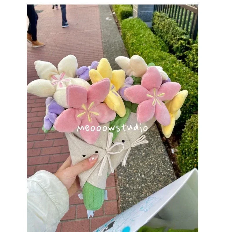 Diversão mão segurando Tulipa Brinquedo, Pacote de flores, Pelúcia em vasos, Menina, Graduação, Presente De Casamento, Presente De Aniversário, Presente Do Dia Dos Namorados