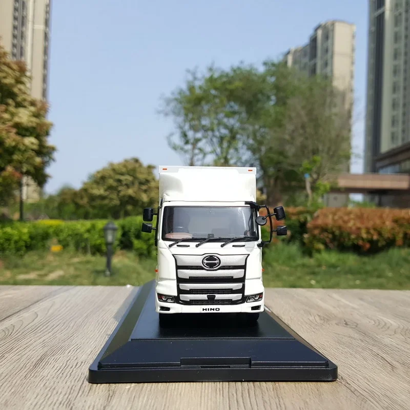 1:43 Scale HINO TRUCKS Van Truck Alloy Model