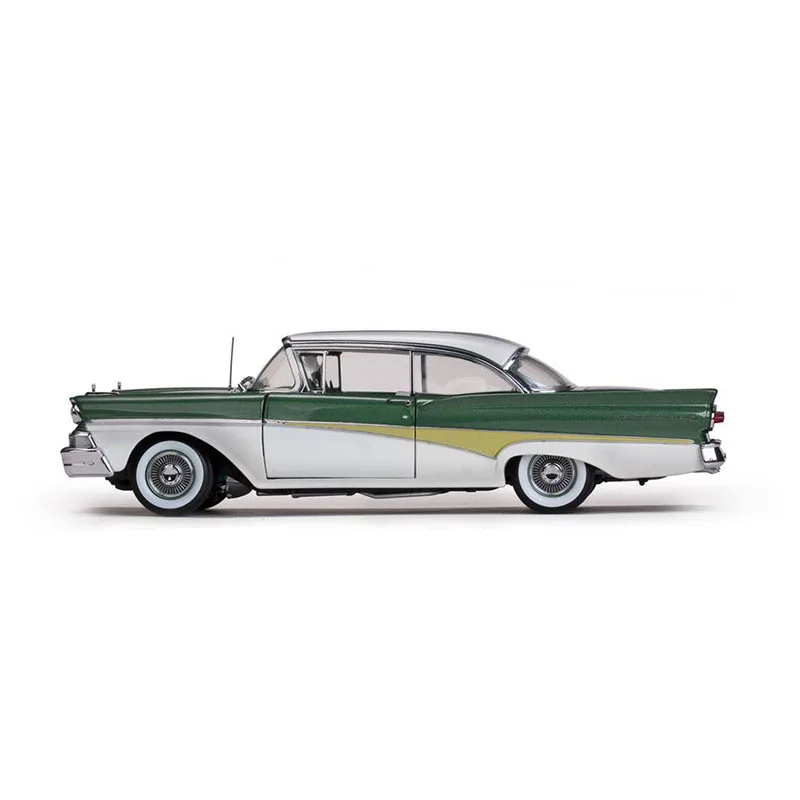 Diecast 1/18 Scale Ford Fairlane 1958 Alloy Car Model 5285 Collection Souvenir Display Ornaments Vehicle Toy