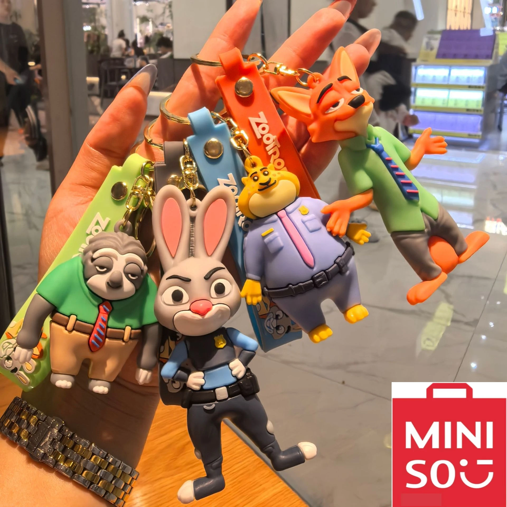 

MINISO Disney Zootopia Cute Doll Pendant Action Figures Judy Hopps Emmitt Otterton Keychain Bag Keyring Pendant Birthday Gifts