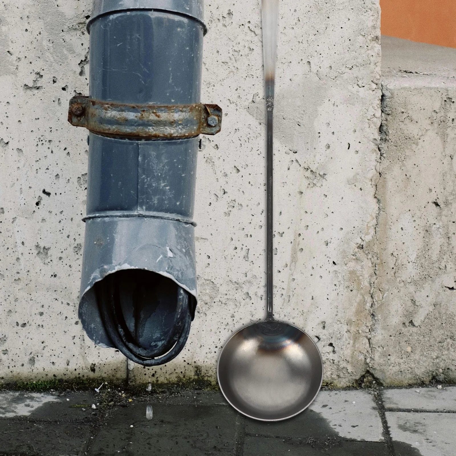 

1pcs Cleaning Spoon Iron Water Ladle Scoop Long Handle Kitchen Garden Household Durable Scratch Resistant