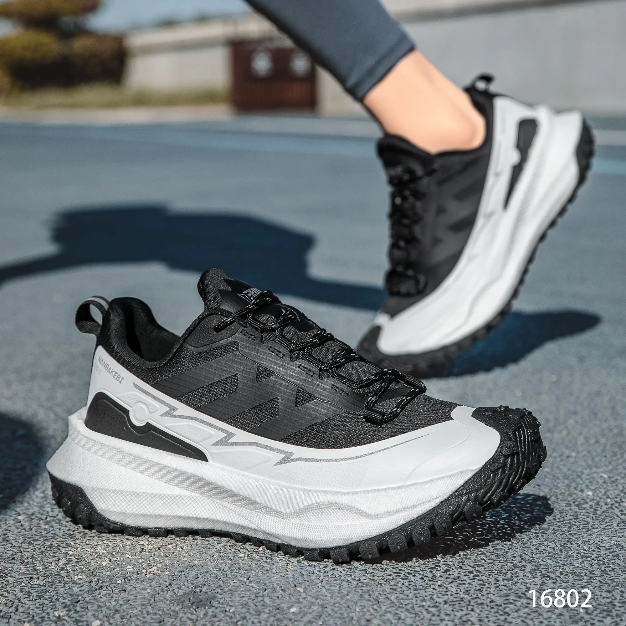 New 2025 Hot Multifunctional Lightweight Walking Shoes Multicolor High Top Running Shoes for Men and Women Very Good