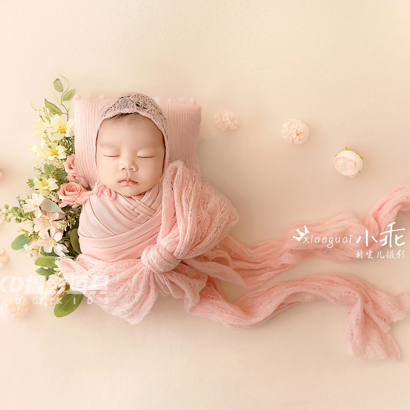 

Newborn photography lace hat newborn baby shooting simulation flower background studio theme 신생아사진 신생아 تذكارات للرضع