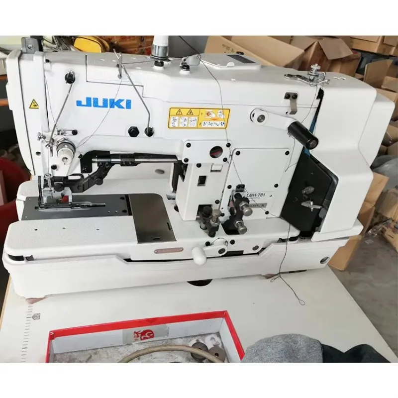Original JUKI 781 Droit Industriel Bouton Support Holing Industrial High Speed Sewing Machine