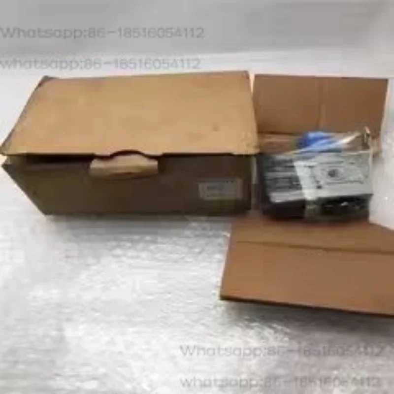 SDE1-D10-G2-MS-L-P1-M8 688542 + MS4-LR-1/4-D6-AD1-WR 527690 Small electronic control latch lock, miniature electromagnetic lock