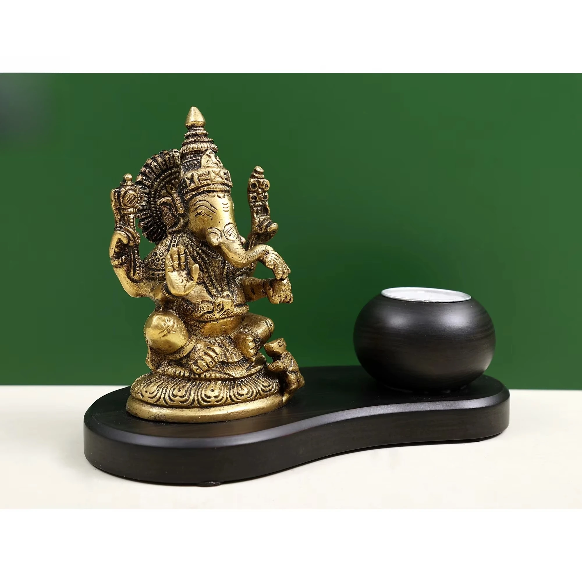 手作りの7インチの真鍮製ガネーシャ像、木製台座にキャンドル付き、美しいインドの芸術作品