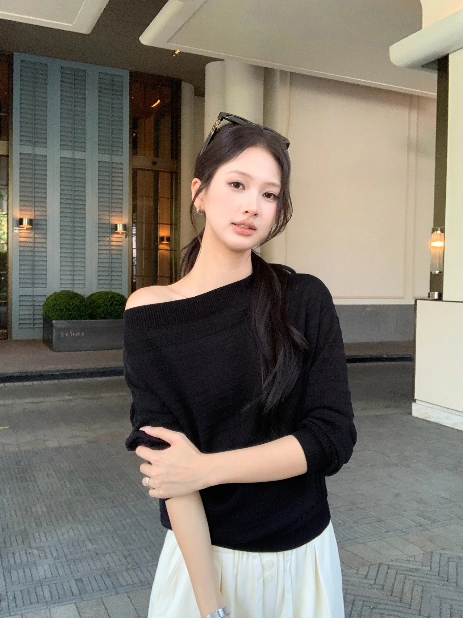 Pusumede Soft Cozy Long Sleeve Women's Knitted Sweater Elegant Design Shoulder Bared Top Gentle Style Daily Wear Ladies' Fashion