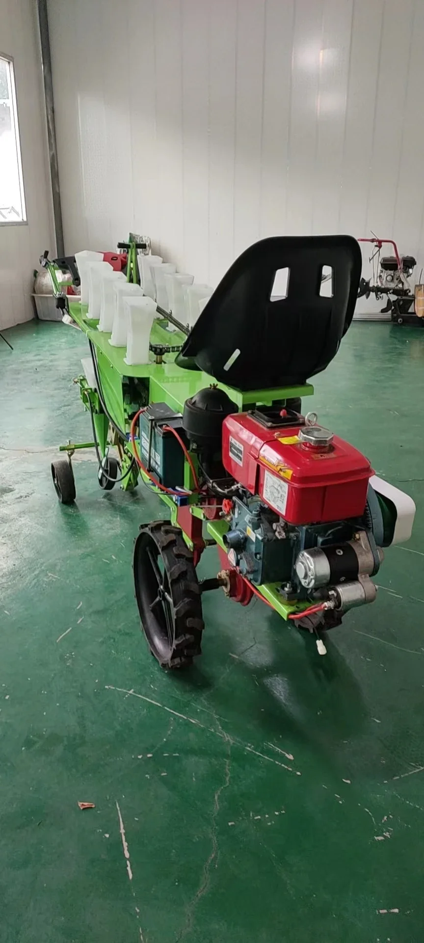 Innovative Self-Propelled Vegetable Transplanter: Revolutionizing Farming Efficiency