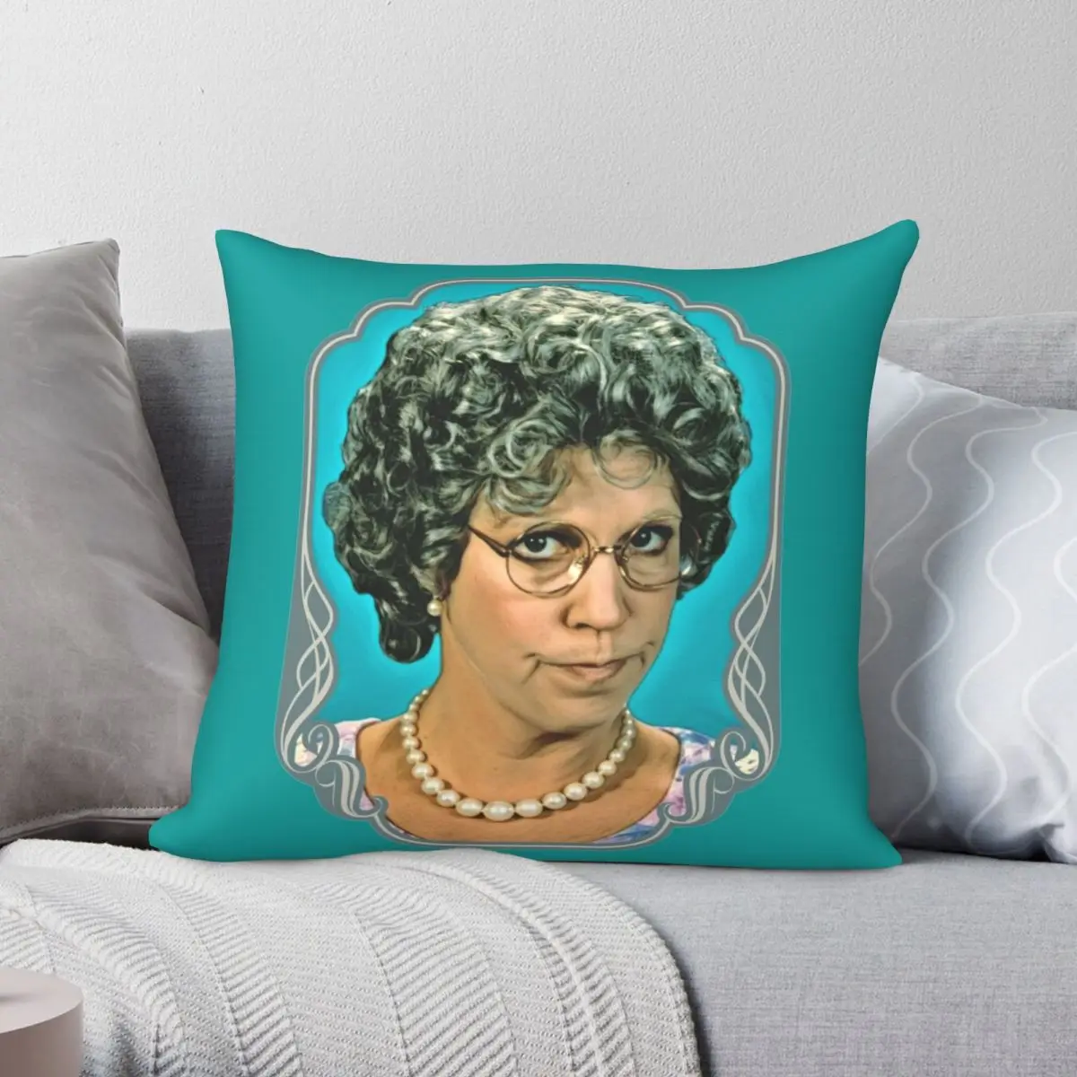 

Mama's Family Pillowcase Polyester Linen Velvet Printed Zip Decor Home Cushion Case