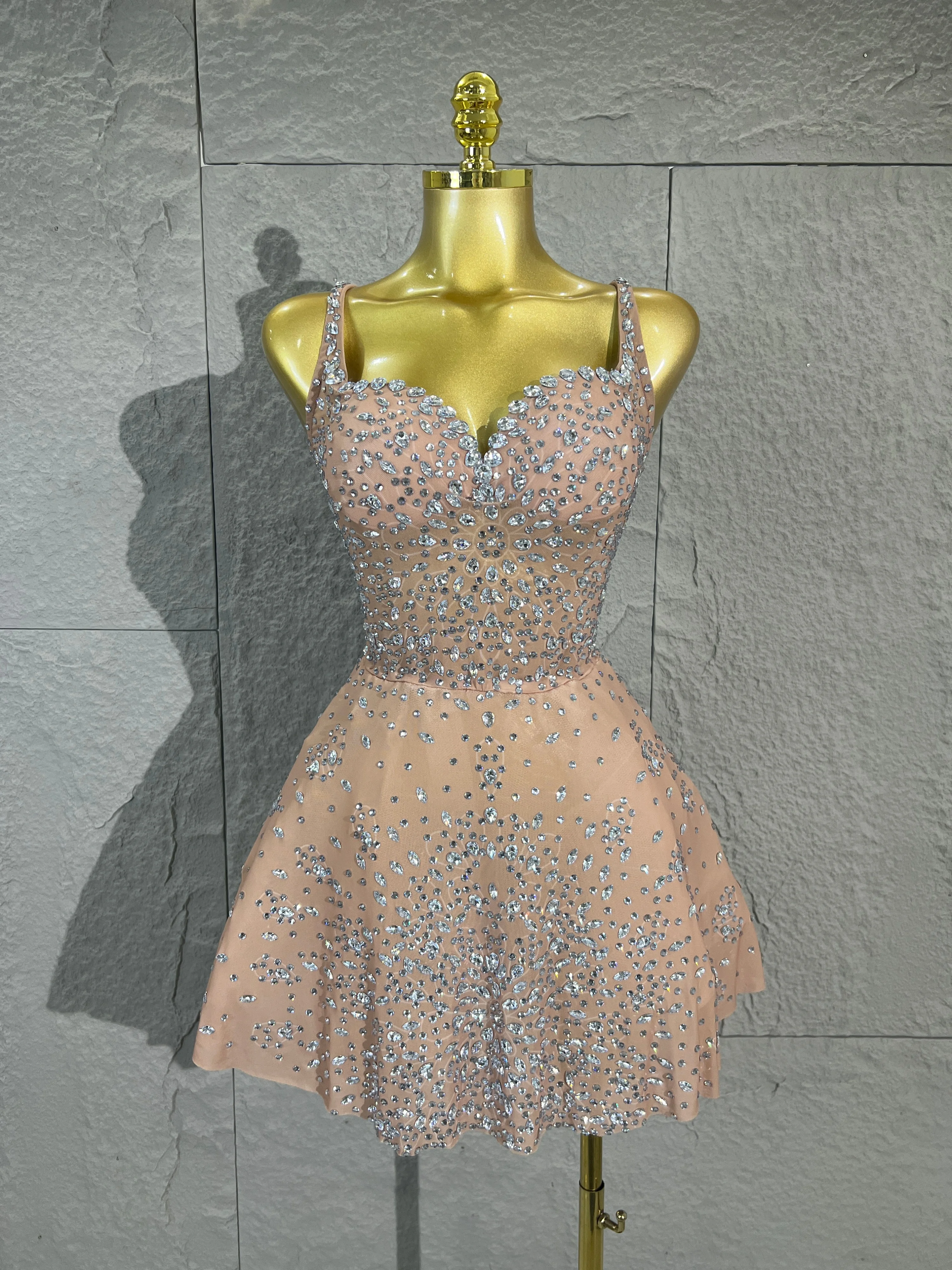 Sweetheart elegant Rhinestone Short Dress Sweetheart Spaghetti Straps A-line MiniProm Dress Sparkly Cocktail Party Gown