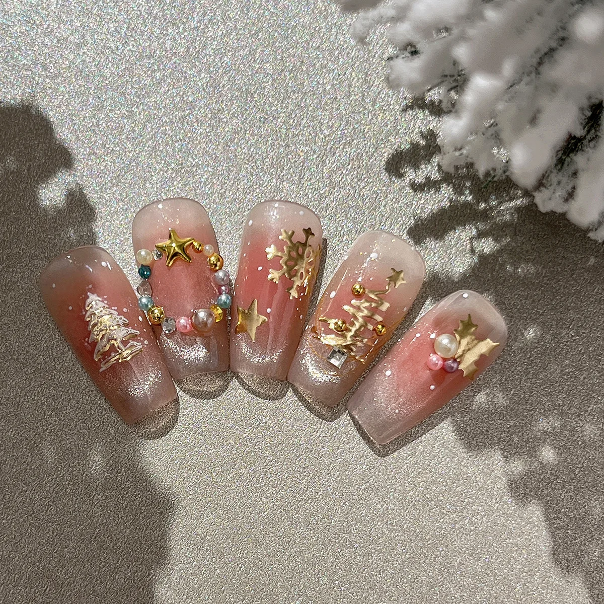 1 Christmas Nail Art Sticker - Cute Gold Foil Reindeer Snowball Nail Art Stickers, DIY 5D Hot Stamped Nail Art Decoration, Luxur