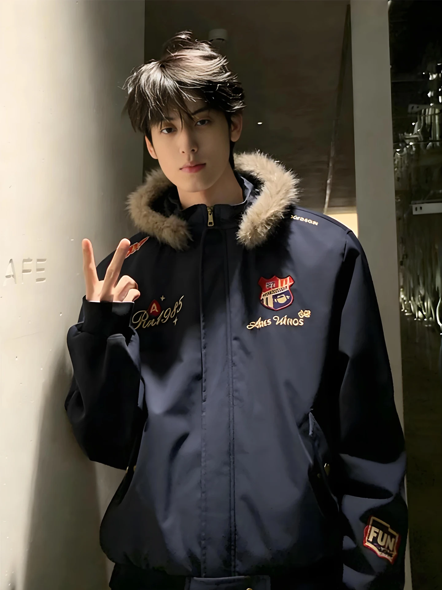 

Thiened Blue Hooded Cotton Jaet Men's Winter Warm Workwear Coat Detachable Fur Collar ort Sle Zipper Closure Long Sve