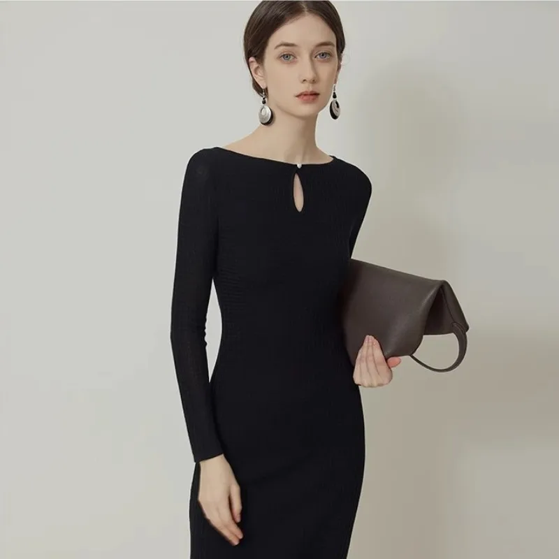 

Black Droplet Neck Knitted Dress For Women 2023 Autumn New French Vintage Premium Fit Wrap Hip Skirt