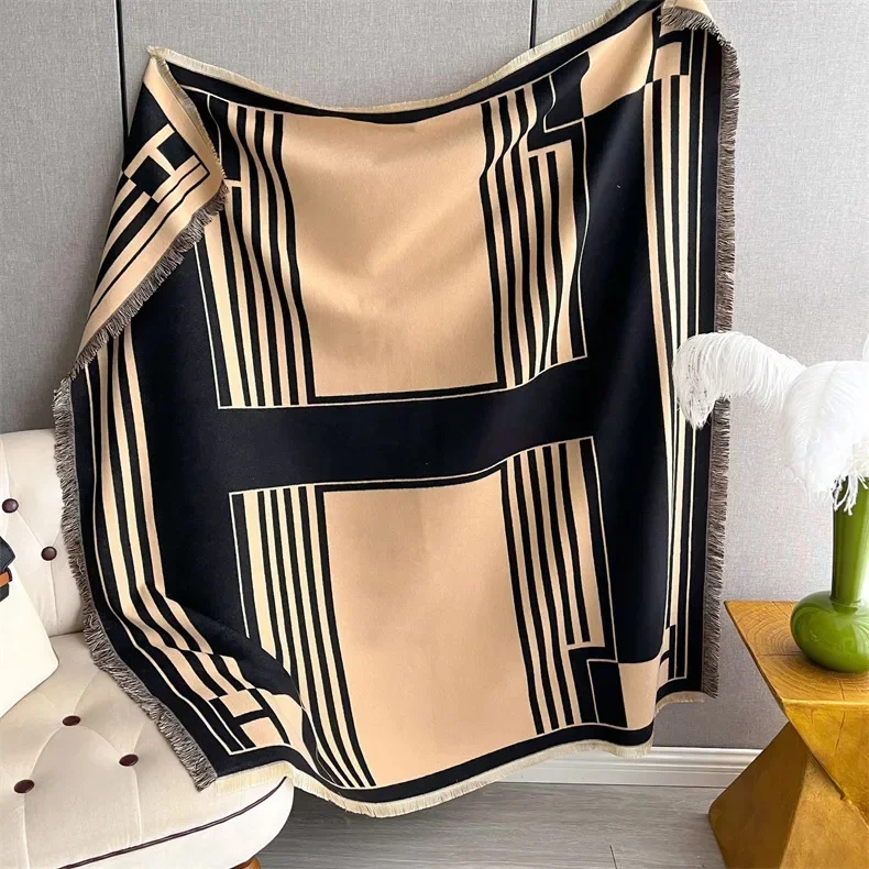 Рисунок 4 - Женский шарф в полоску