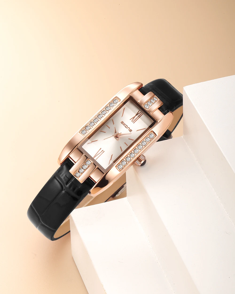 Reloj de cuarzo resistente al agua para mujer, pulsera cuadrada de moda con incrustaciones de diamantes de lujo, ligero, temperamento Simple