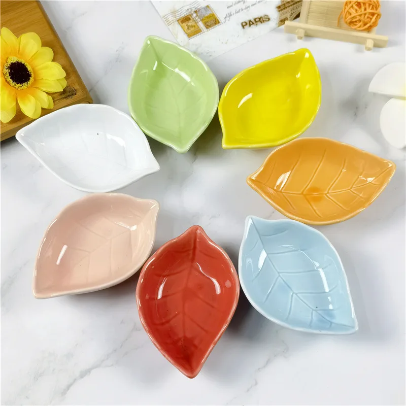 1Pc Leaf Shaped Ceramic Seasoning Dish Soy Sauce Plate Small Condiment Bowl for Home Restaurant
