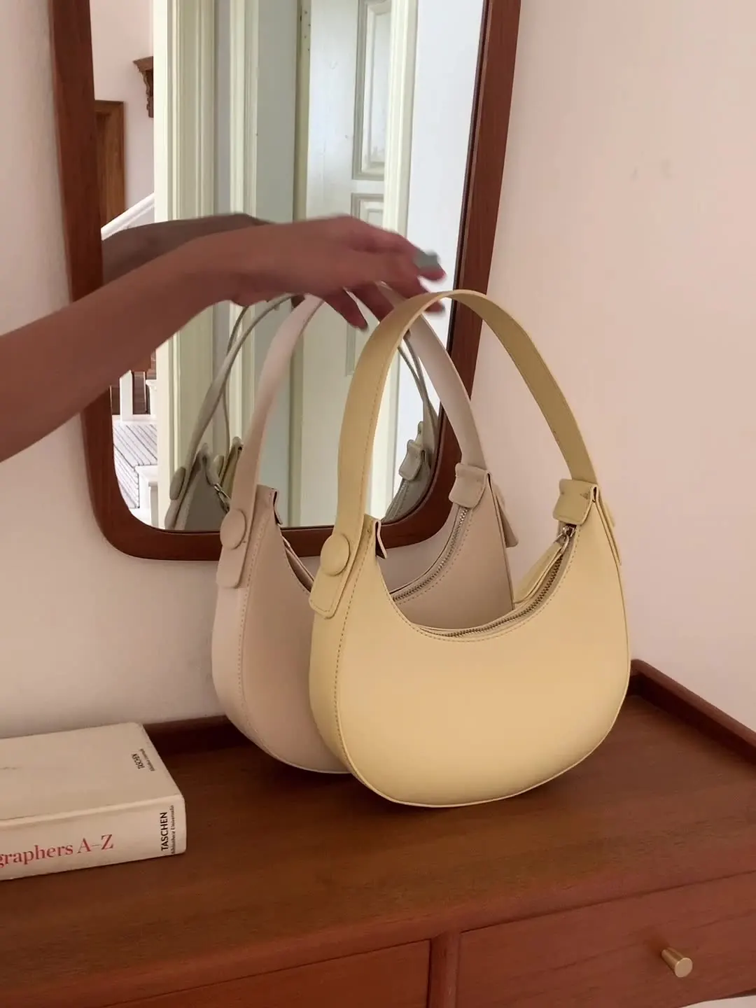 

CGCBAG Vintage Designer Luxury Brand Small Shoulder Bag Women Korean Fashion Female Crossbody Bag Simple Solid Female Handbag