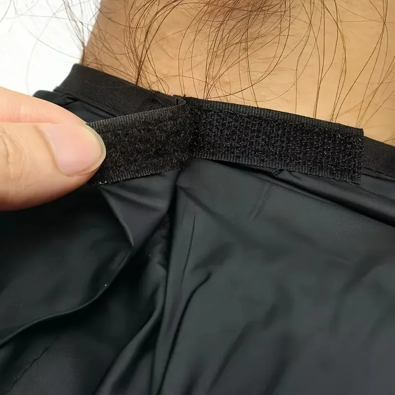 Professioneller, wasserdichter Haarschneideumhang mit verstellbarem Nackenfänger für Stylisten und Friseure in Salonqualität – Detail 2