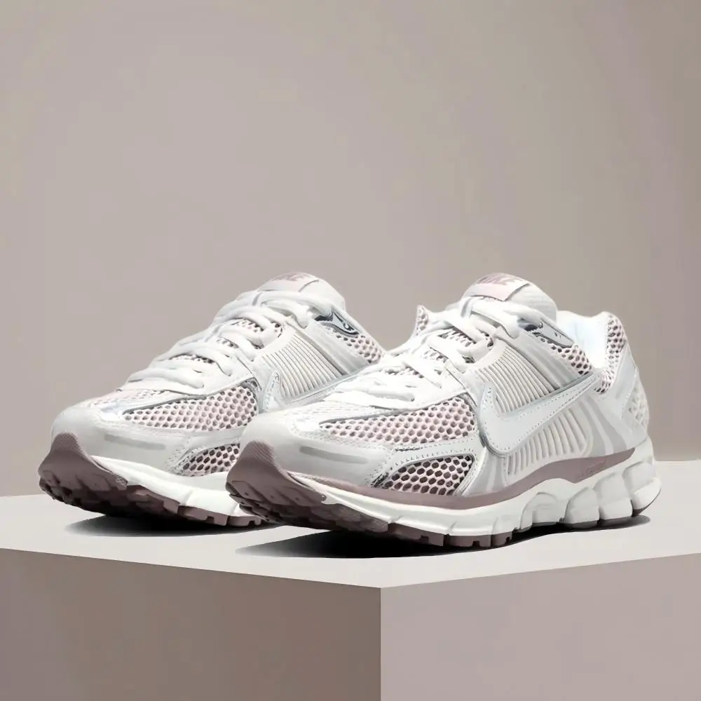 

Nike Zoom Vomero 5 Women's Casual Sneakers Slip-resistant and durable, cushioned comfort, stylish and versatile HV6417-001