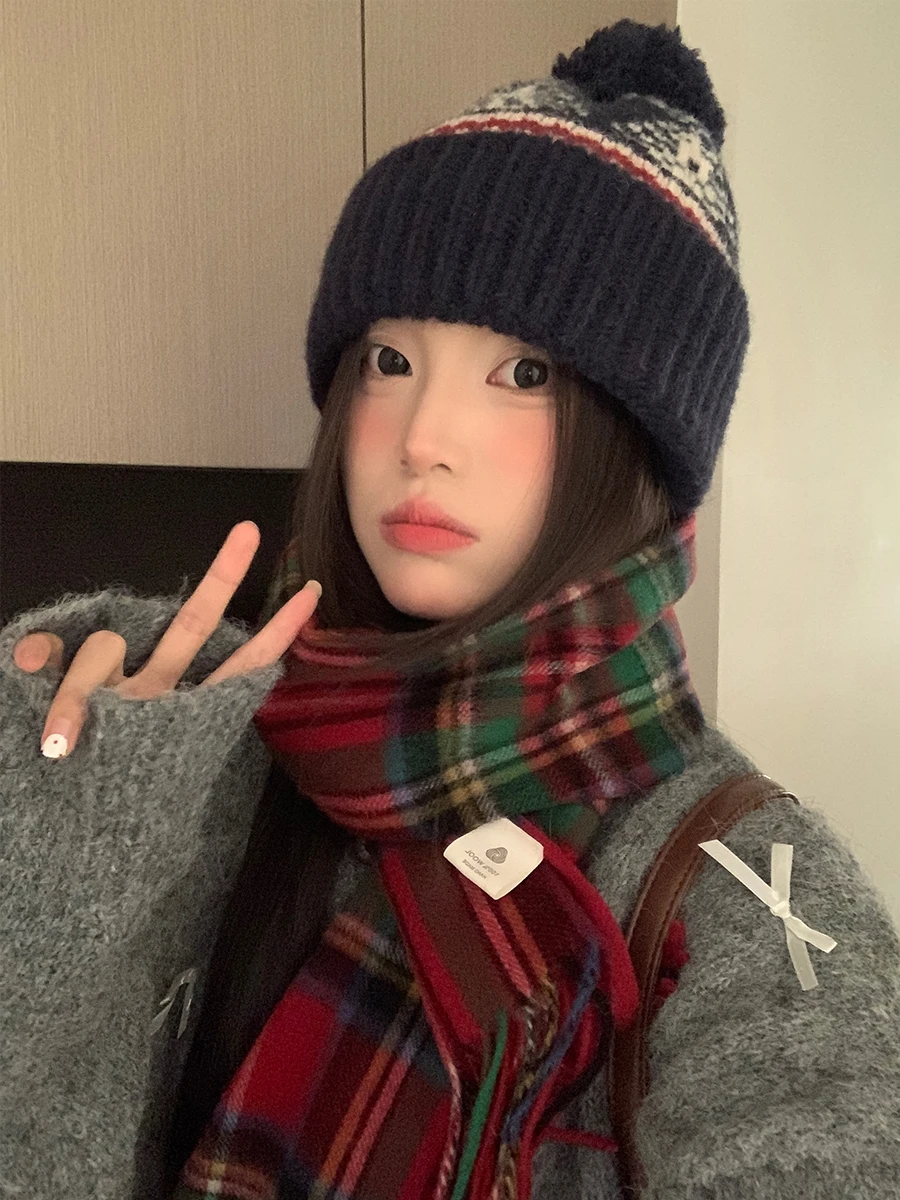 Retro Thickened Warm Hat For Women Ear-Covering All-Round Cap For Autumn And Winter