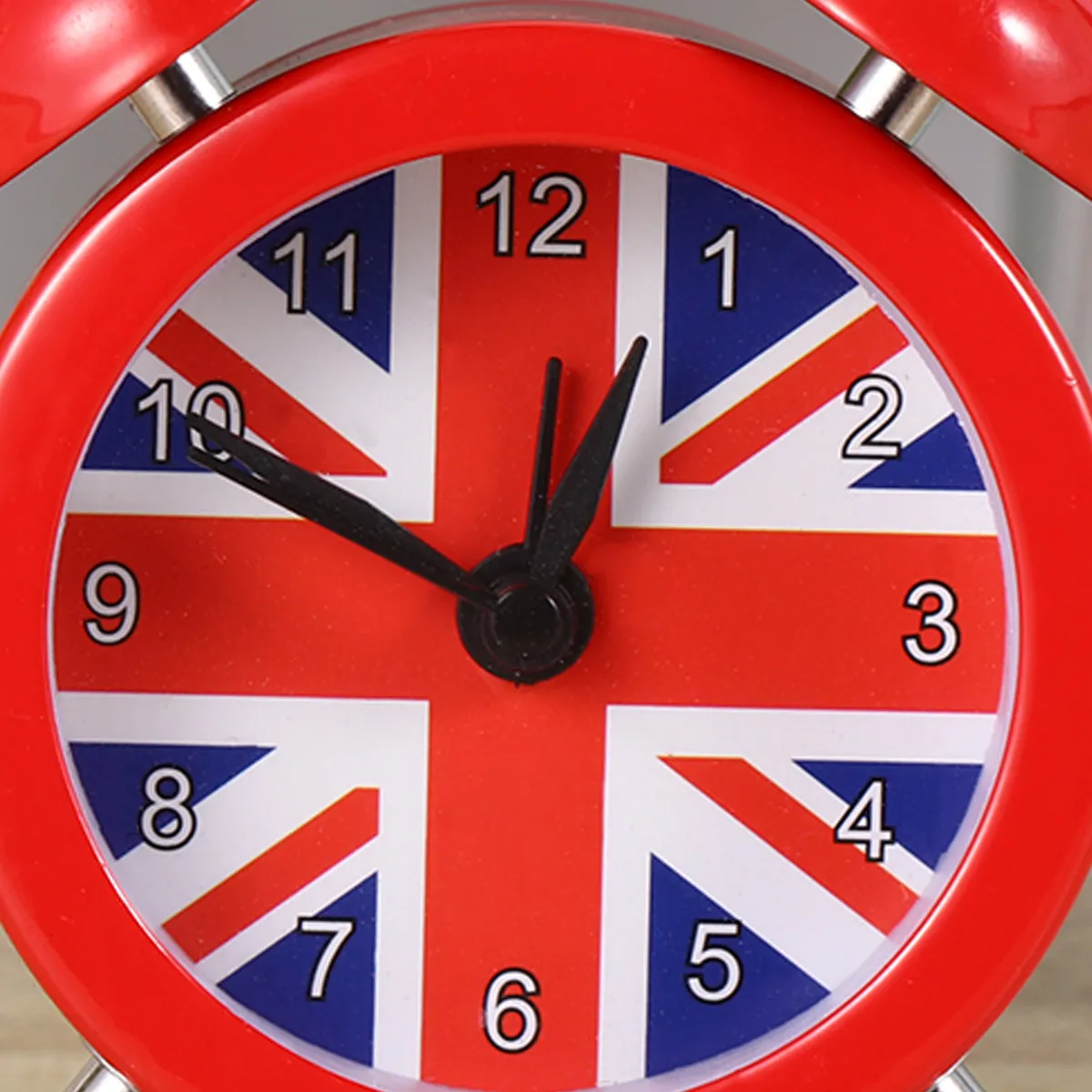 1Pcs Union Flag Pattern Simple Alarm Clock Silent Desktop Bedside Wake-Up Device Mini Time Display for Home Dorm Red
