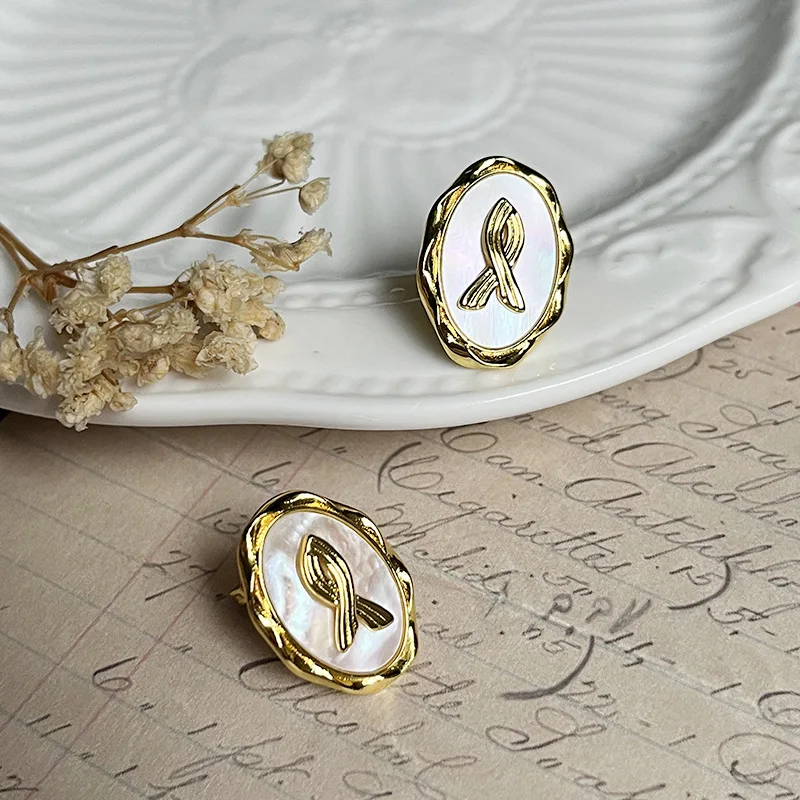 Vintage palace style white mother-of-pearl earrings fashion light luxury stud earring for party wedding occasion fine jewelry