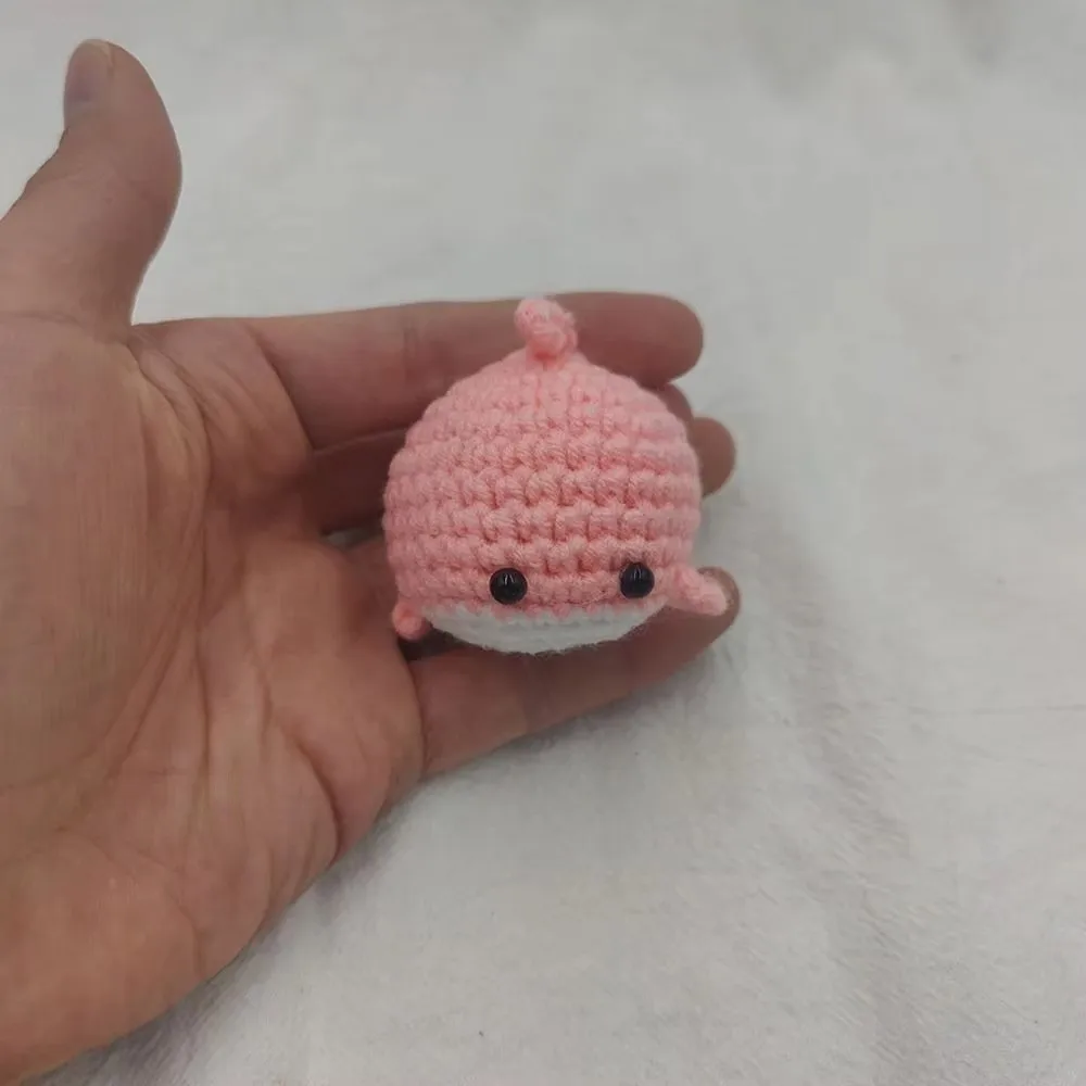 Creative Whale Shape Keychain Handmade Craft Small Crocheted Keyring Woven Knitting Bag Pendant Bag Accessories