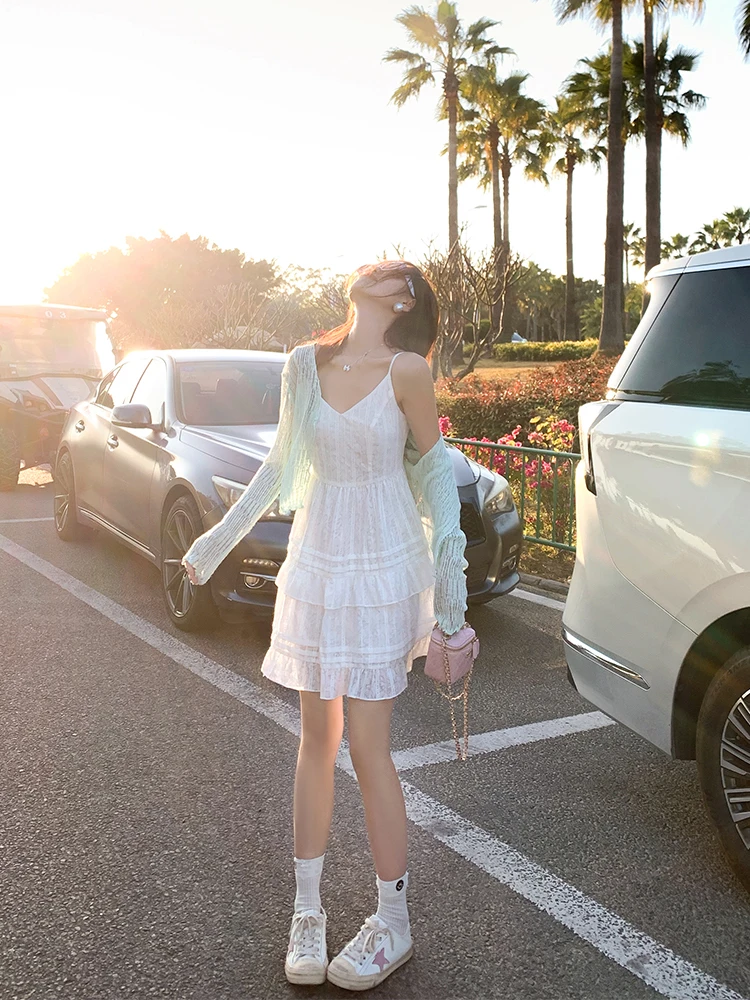 

Новая женская корейская пляжная юбка-трапеция Zeng XiaoXian с V-образным вырезом и бретелями, белая, для отпуска и пляжа