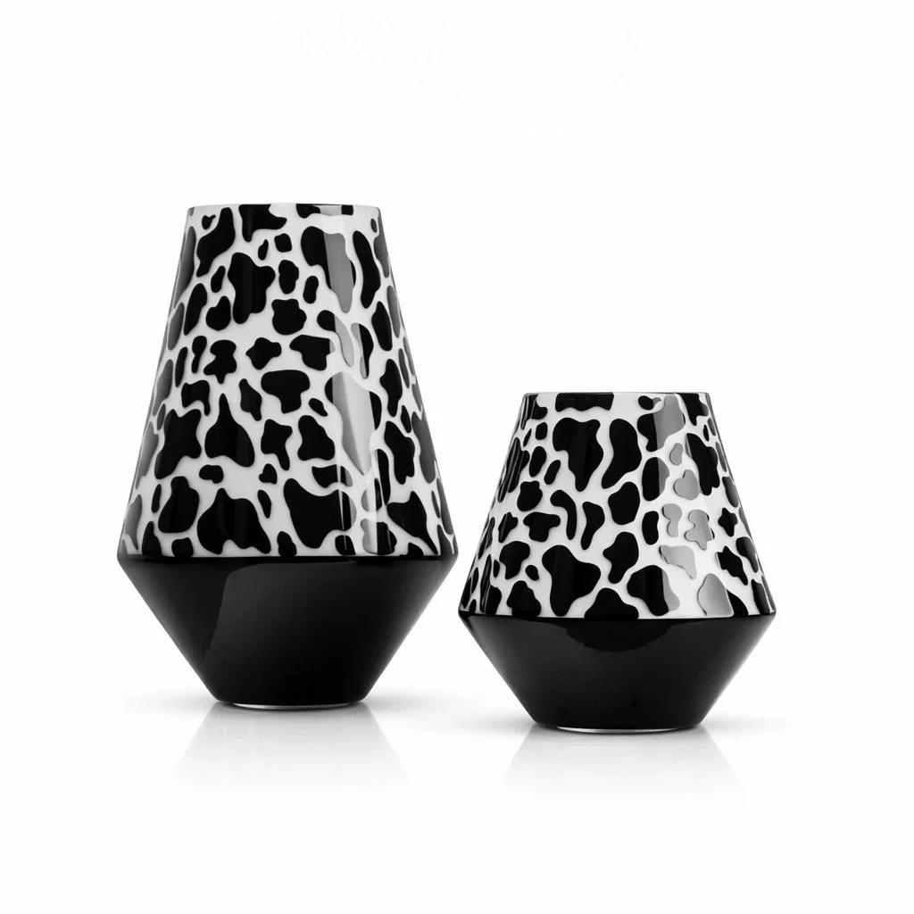 CLL modern light luxury minimalist style black and white leather entrance model room art flower arrangement
