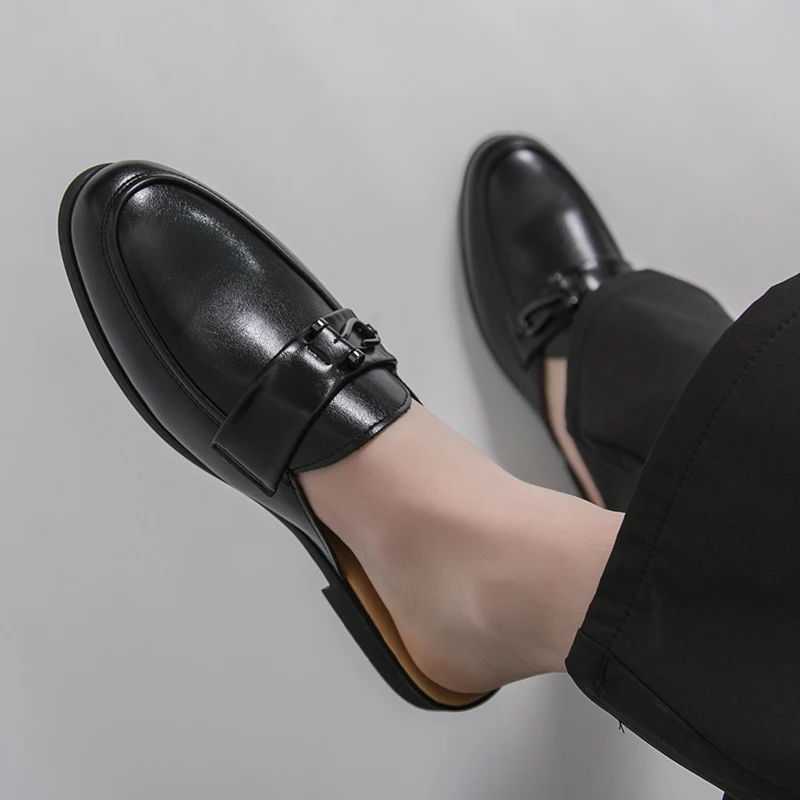Designer Patent Leather Mens Mules Half Shoes Men Dress Causal Shoes Slides Sandals Black Slippers Breathable Flat Shoes for Men